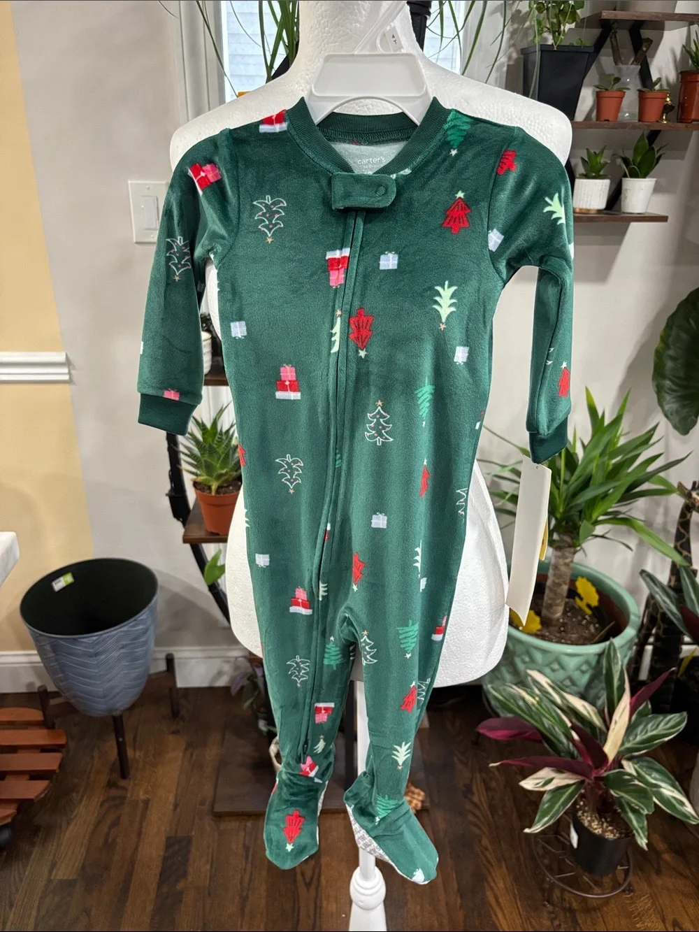 Carter’s velour long sleeve snug fit Christmas footed pjs size 12 months